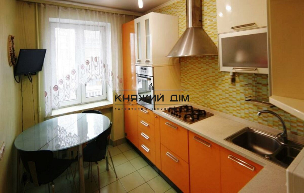 Продаж 3-х к. квартири в центрі Києва м. Університет. № 21145717 Київ - фото 1