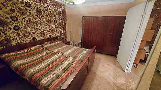 Оренда Квартира 2-кімнатна, 9/9 поверх на Івана Дзюби вул. (Сімї Сосніних), 12 Киев