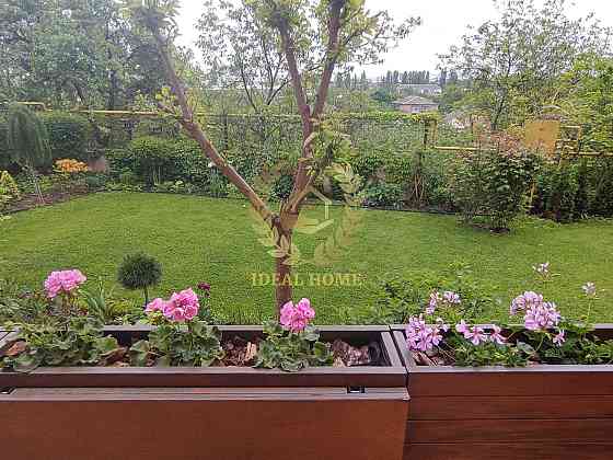 Продаж Квартира 3-кімнатна, 1/2 поверх на Лысянская ул., 23 Киев