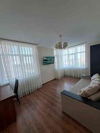 Оренда Квартира 2-кімнатна, 18/24 поверх на Сімї Кульженків, 31а Киев