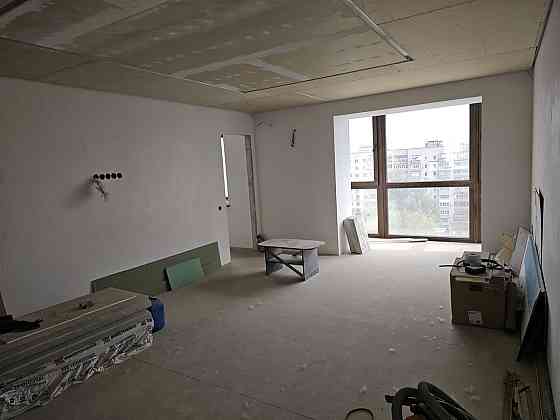 Продаж Квартира 3-кімнатна, 10/10 поверх на Малышева ул., 32 Дніпро