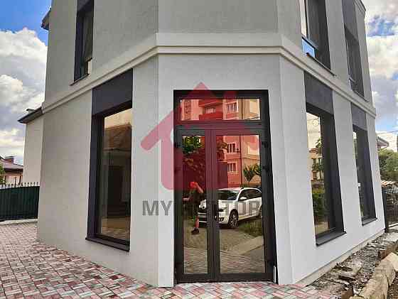 Оренда приміщення вільного призначення на Франка І. поверх - 1/2 Uzhhorod