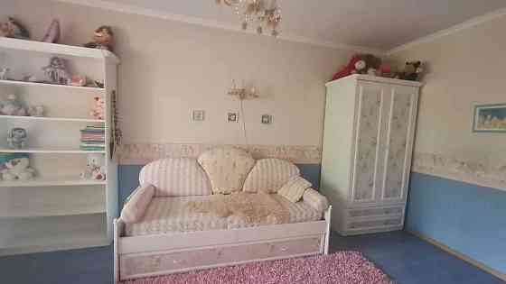 Оренда Квартира 3-кімнатна, 2/9 поверх на Європейського союзу, 70а Київ