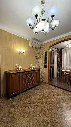 Продаж Квартира 2-кімнатна, 14/25 поверх на Вышгородская вул., д. 45 Київ