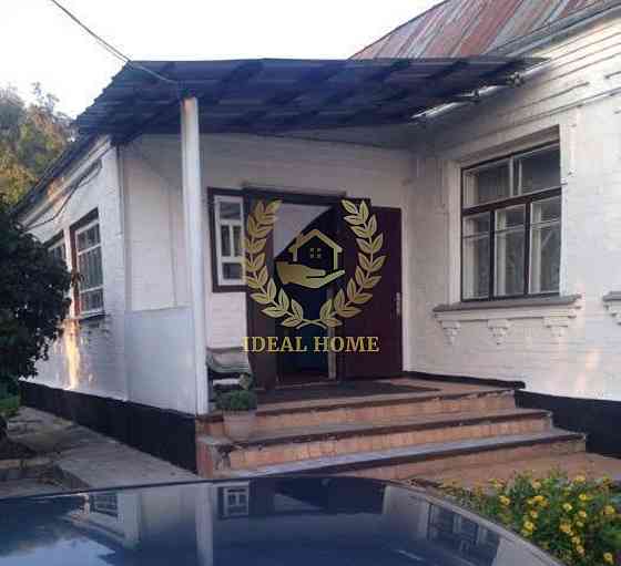 Продаж Будинок 4-кімнатний на Новоселка ул., 3 