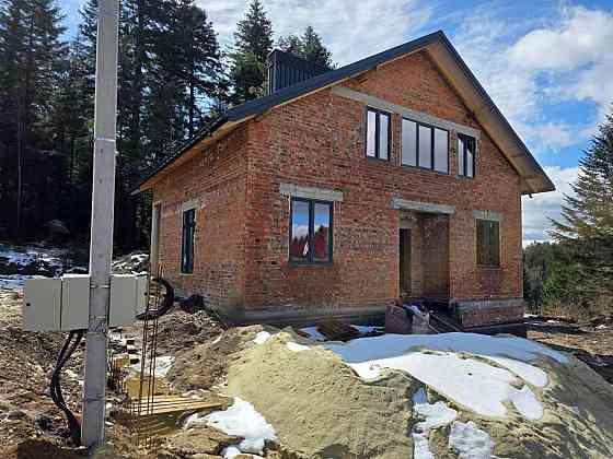 Продаж 2-поверховий  з ділянкою 6 сот 323 кв.м 7+ кімн. на Довбуша вул. Skhidnytsia