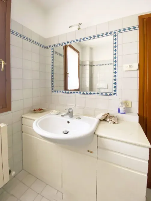 For sale 3-storey House with land 13 ares 180 sq.m 5 rooms at Via Eligio Porcu Venice - photo 4