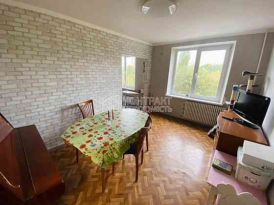 Продаж Квартира 4-кімнатна, 5/12 поверх на вул. Перемоги Харків