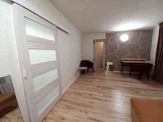 Оренда Квартира 1-кімнатна, 10/18 поверх на Срібнокільська, 20 Киев