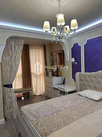 Продаж Квартира 5-кімнатна, 11/25 поверх на вул. Драгоманова Киев