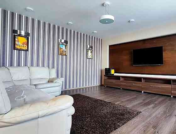 Продаж Квартира 3-кімнатна, 7/16 поверх на Дарницкая ул., 19 Днепр