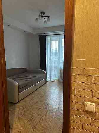 Продаж Квартира 3-кімнатна, 9/9 поверх на Лісовий вул., д. 17 Kiev