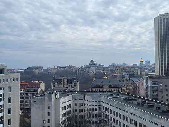 Продаж Квартира 3-кімнатна, 13/15 поверх на Кудрявська вул., д. 24а Київ