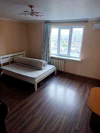 Продаж Квартира 3-кімнатна, 16/20 поверх на Дарницький вул., д. 8 Київ