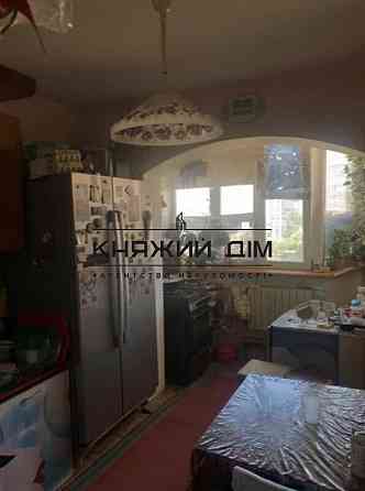 Продаж Квартира 4-кімнатна, 7/10 поверх на Драгоманова ул. Киев