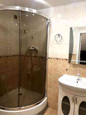 Оренда Квартира 2-кімнатна, 4/5 поверх на ул. Салютная Київ