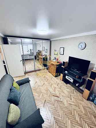 Продаж Квартира 2-кімнатна, 1/5 поверх на Волынская ул., 31 Kiev