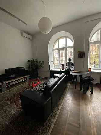 Продаж Квартира 1-кімнатна, 2/6 поверх на Січових Стрільців вул., д. 12 Київ