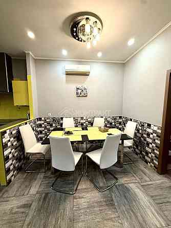 Продаж Квартира 3-кімнатна, 5/18 поверх на вул. Науки Харків