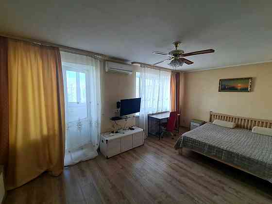 Оренда Квартира 1-кімнатна, 10/16 поверх на вул. Княжий Затон, 14В Киев