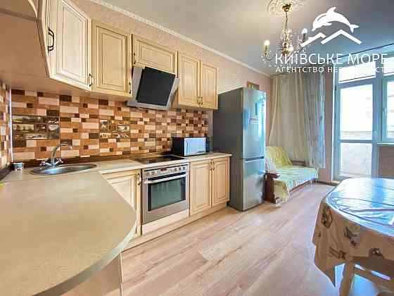 Оренда Квартира 2-кімнатна, 24/25 поверх на Воскресенська, 14а Київ