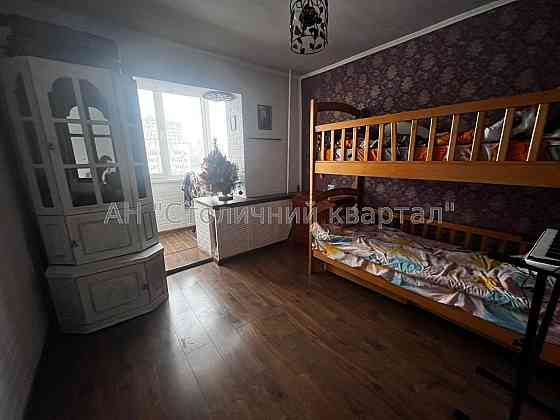 Продаж Квартира 4-кімнатна, 10/10 поверх на Прилужна вул., 14 Kiev