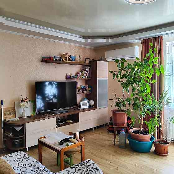 Продаётся в с.Нерубайское  2х этажный, капитальный  дом. Нерубайське