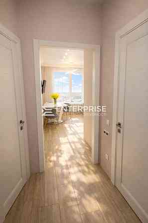 Оренда Квартира 1-кімнатна, 24/26 поверх на вул. Солом'янська Kiev