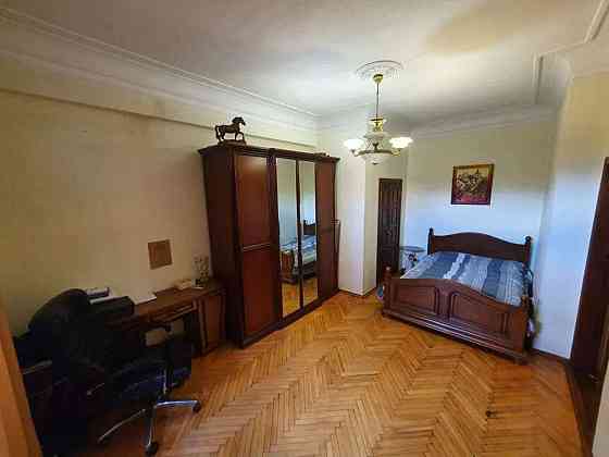 Оренда Квартира 3-кімнатна, 3/5 поверх на ул. Юрия Ильенко Kiev