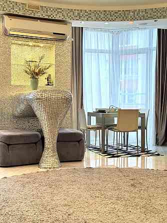 Продаж Квартира 3-кімнатна, 8/13 поверх на Юлії Здановської вул., д. 60А Киев