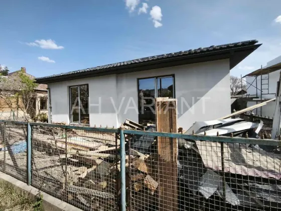 Продаж 1-поверховий Будинок з ділянкою 3 сот 110 кв.м 3 кімн. на Залізнична Ужгород