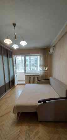 Продаж Квартира 2-кімнатна, 2/5 поверх на вул. Голосеевский Київ