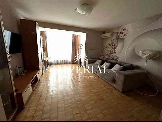 Продаж 1к Квартира 46.6 кв.м Ялтинська вул. Київ