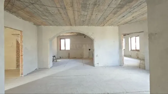 Продаж 2-поверховий Будинок з ділянкою 18 сот 285 кв.м 5 кімн. на Юності Микитинці (м Івано-Франківськ район)
