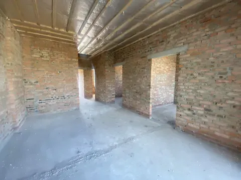 Продаж 1-поверховий   80 кв.м 3 кімн. на Київський масив Рівне - фото 2