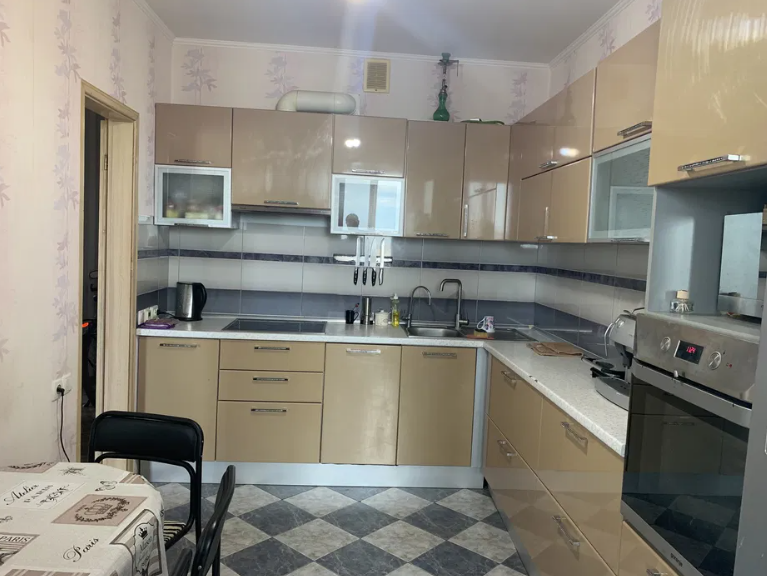 Продам 3-комнатную квартиру с ремонтом и видом на море на ул. Сахарова (п.Котовского) Одеса - фото 1