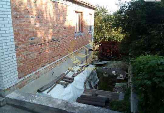 Продаж Будинок 4-кімнатний Krenychi