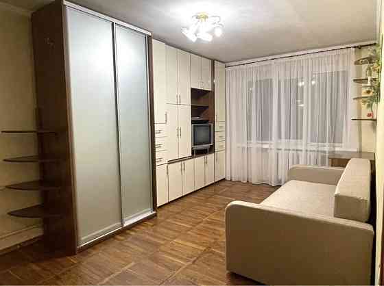 Оренда Квартира 1-кімнатна, 4/9 поверх на Олени Теліги, 57 Kiev