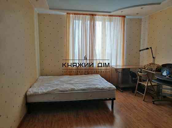 Оренда Квартира 3-кімнатна, 18/25 поверх на Здолбуновская ул. Киев