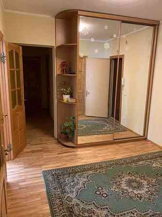 Оренда Квартира 2-кімнатна, 1/14 поверх на Мишуги Александра ул., 1 Київ