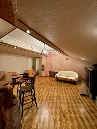 Продаж Квартира 4-кімнатна, 5/5 поверх на вул. Тролейбусна L'viv