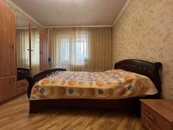 Продаж Квартира 3-кімнатна, 10/10 поверх на Срібнокільська вул., д. 22А Київ