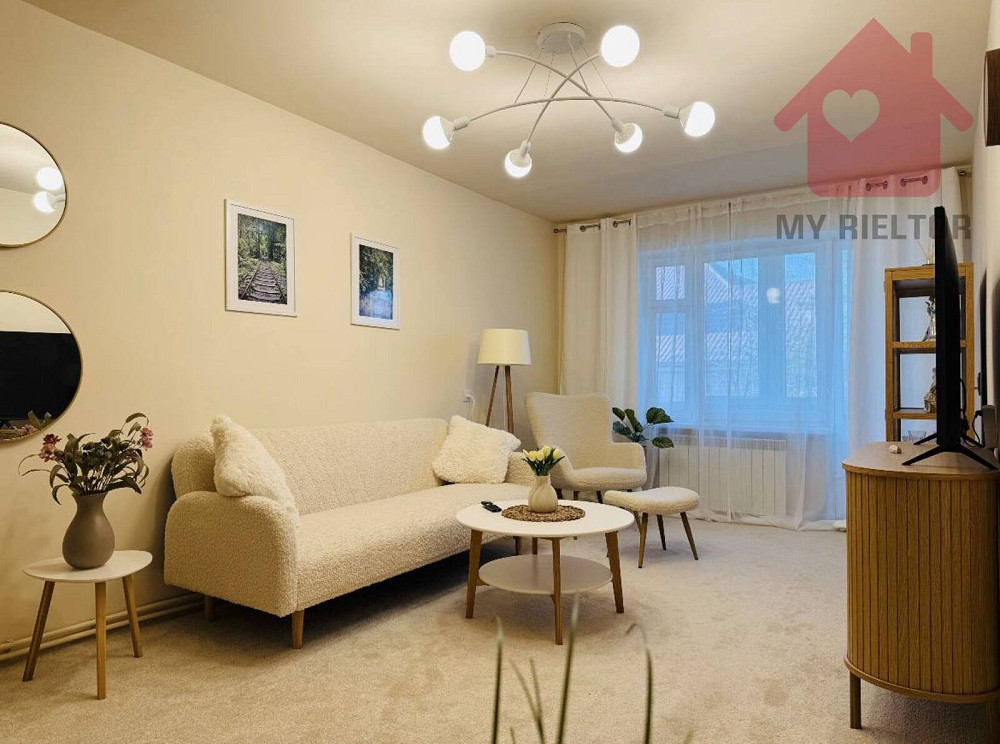 Продаж Квартира 3-кімнатна, 1/5 поверх на Володимирська Uzhhorod - photo 1