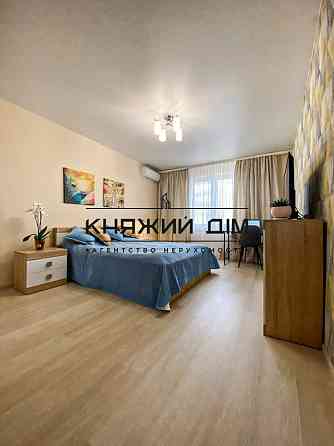 Оренда Квартира 2-кімнатна, 23/25 поверх на Ревуцкого ул. Kiev