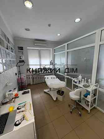 Продаж офісне приміщення на Срибнокильская ул. поверх - 1/25 Киев