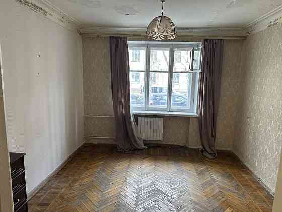 Продаж Квартира 2-кімнатна, 1/4 поверх на Василя Сурікова вул., д. 4 Київ