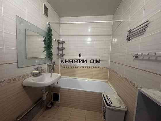 Продаж Квартира 3-кімнатна, 12/14 поверх на Вишняковская ул. Kiev