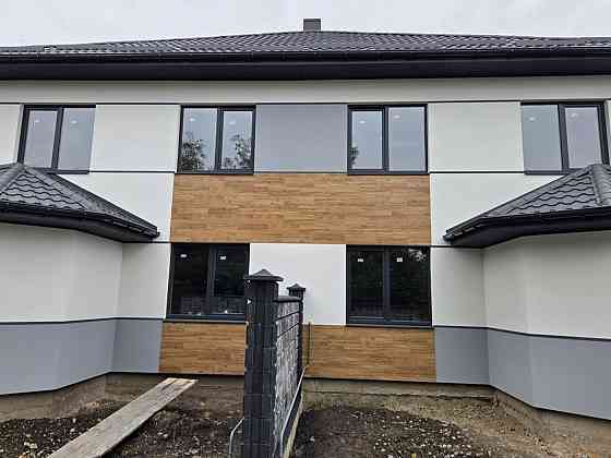 Продаж Будинок 4-кімнатний на вул. Залізнична Rivne