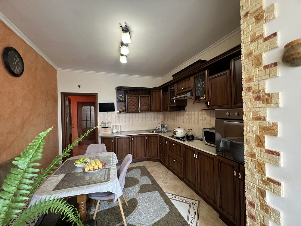 Оренда Квартира 2-кімнатна, 1/7 поверх на вул. Хмельницького Б. Івано-Франківськ - фото 1