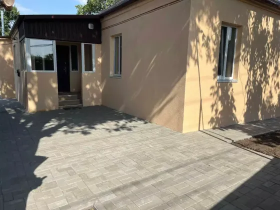 Продаж Будинок на Бережна Dnipro